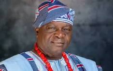 Oyinlola Denies Adeleke’s Claim, Says Osun Government Gave Him Official Vehicle